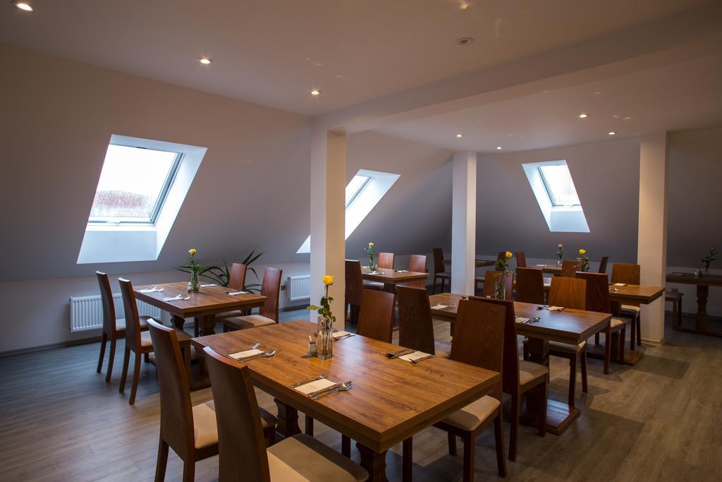 雷克瓦维拉酒店 Valašské Meziříčí 外观 照片